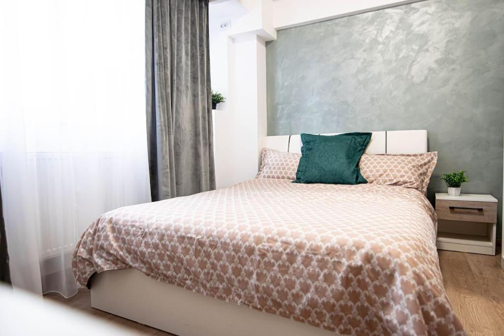 Ultra Central Luxury 3Br 2Bath Apt & Amazing Views Bukares Bagian luar foto