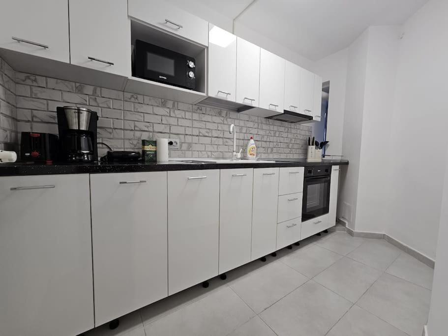 Ultra Central Luxury 3Br 2Bath Apt & Amazing Views Bukares Bagian luar foto