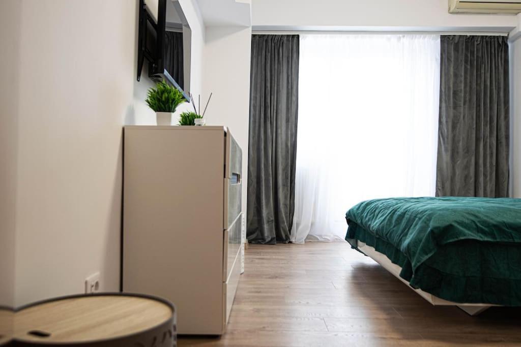 Ultra Central Luxury 3Br 2Bath Apt & Amazing Views Bukares Bagian luar foto