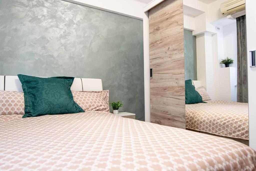 Ultra Central Luxury 3Br 2Bath Apt & Amazing Views Bukares Bagian luar foto