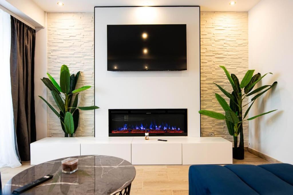Ultra Central Luxury 3Br 2Bath Apt & Amazing Views Bukares Bagian luar foto