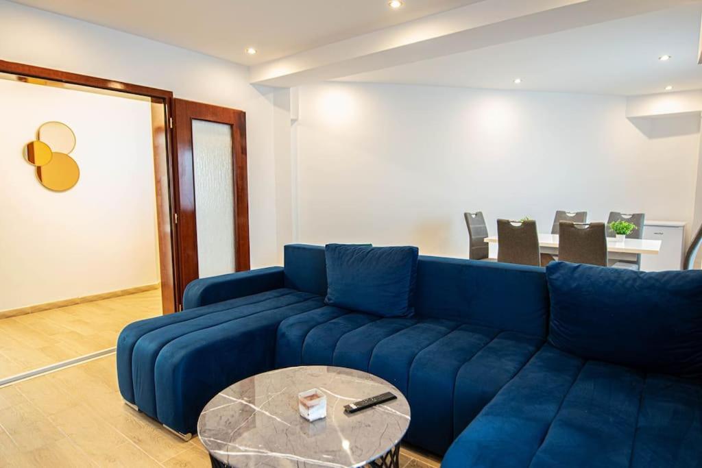 Ultra Central Luxury 3Br 2Bath Apt & Amazing Views Bukares Bagian luar foto